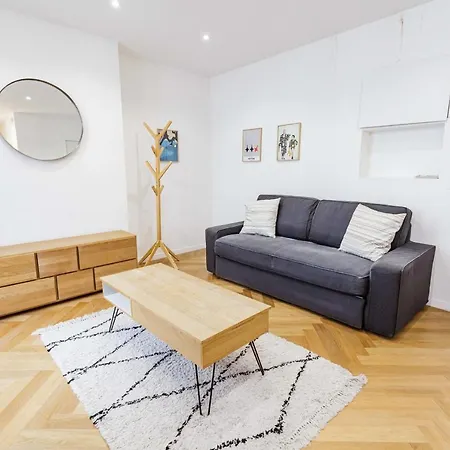 Nice Design Studio Near Batignolles Appartement